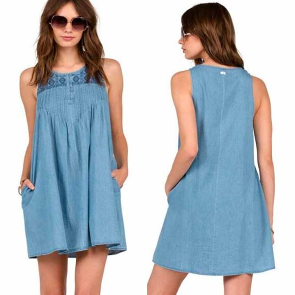 🌻 VOLCOM Cham Hey Chambray Denim Embroidered Mini Dress Medium - Picture 1 of 9